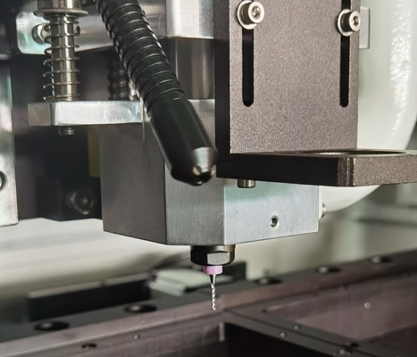 Macchina automatica di Depaneling del router del PWB del fuso di W1650mm KAVO con le telecamere CCD