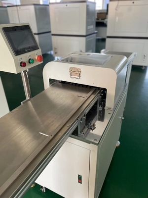 Macchina per la deformazione dei pannelli di PCB con lame d' acciaio ad alta velocità e linea di nastro trasportatore