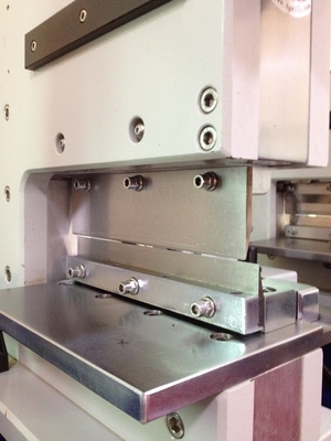 Macchina di taglio in V per PCB Tavola di alluminio corta 200 mm Lunghezza separata
