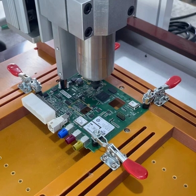 Macchine per il desktop PCB Router memorizzare fino a 100 programmi o 6000 punti di lavoro