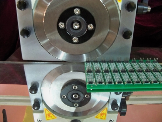 Elimina lo stress sulle tavole e sui componenti con la macchina di separazione per PCB CWV-1M