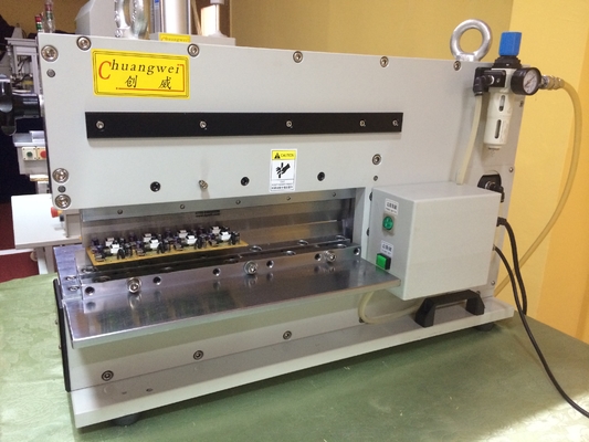 Pneumatico PCB V Cut Machine con lame lineare acciaio ad alta velocità 330mm