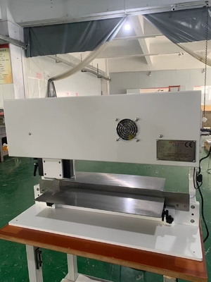 Macchina di separazione per PCB di precisione strutturale di tipo automatico motorizzato con programma di controllo LCD