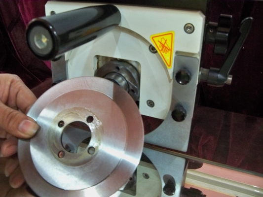 Macchina di taglio per PCB manuale economica Spessore di taglio 0,6 ~ 3,5 mm