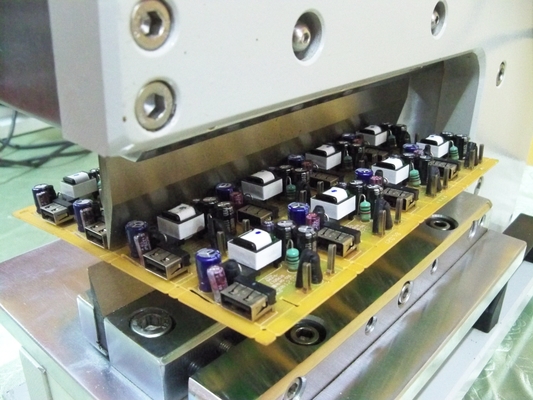 0.6-3.5 mm Spessore separatore PCB Tagliatore PCB per l'assemblaggio PCB
