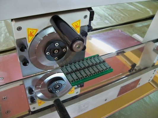 CWV-1M Macchina per la decodifica dei pannelli di PCB con lame lineari e lame circolari regolabili