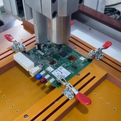 Macchina per router PCB a banco singolo con taglio ad alta velocità lunga durata di vita