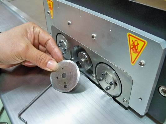 Piattaforma d'acciaio dell'attrezzatura di elaborazione del PWB Depanelizer della luce del LED T8 1.5m