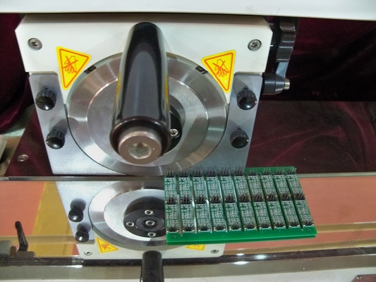 bordo del PWB 110V che fa macchina, macchina del separatore del PWB di spessore di 0.6mm, PWB Depaneling