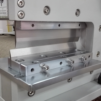 Macchina automatica di taglio in V per PCB per un depaneling senza sforzo e costante