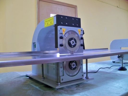 Il PWB Depanelizer del taglio di GMC 400mm/S V ha stampato la macchina di CNC del circuito
