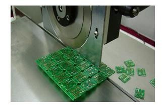 Macchina di separazione PCB per taglio accurato
