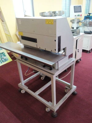 il PWB ad alta velocità V di pressione del lavoro 0.4mpa ha tagliato la macchina L460mm
