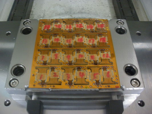 Macchine per perforare 3-30T FPC e PCB per l'industria elettronica