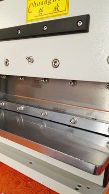 PWB pneumatico Depanelizer con la struttura solida del ferro e 2 lame lineari taglienti