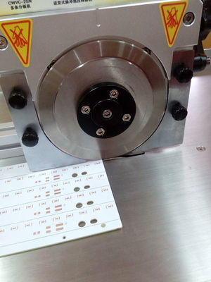 PWB Depanelizer del Pre-punteggio del separatore della scanalatura MCPCB di V per Led che accende fabbrica
